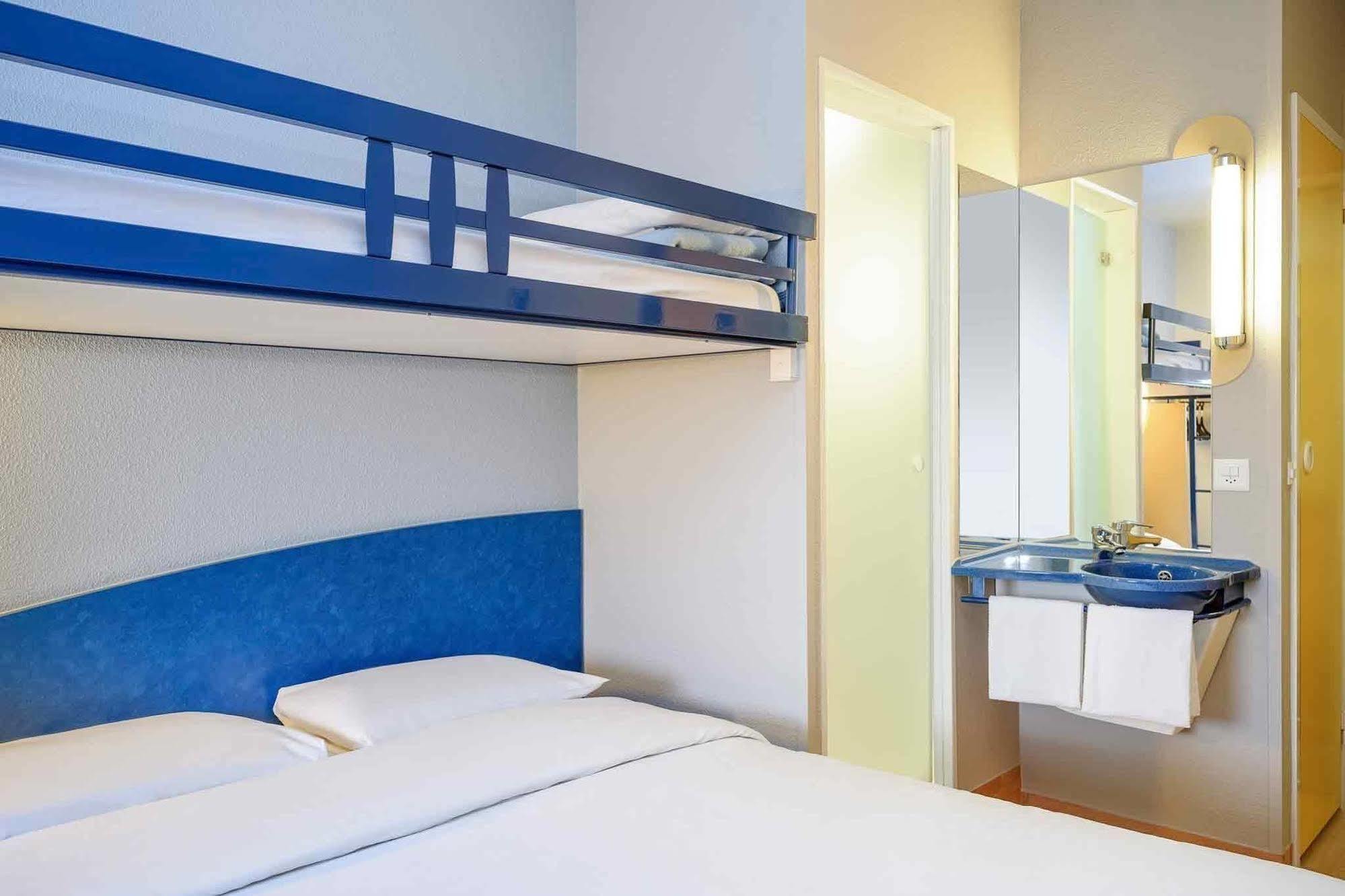 Ibis Budget Geneve Aeroport Vernier Exterior photo