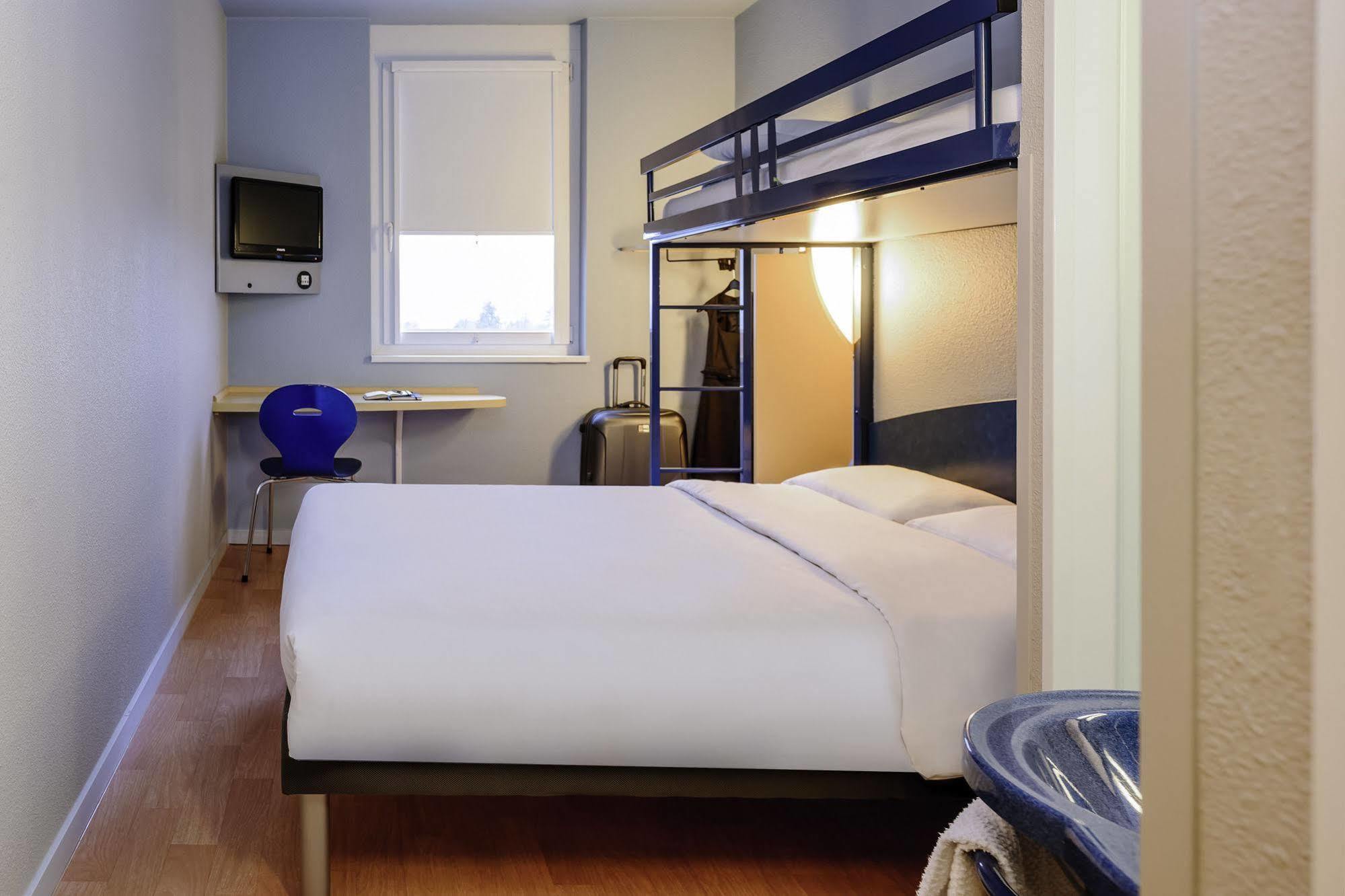Ibis Budget Geneve Aeroport Vernier Exterior photo